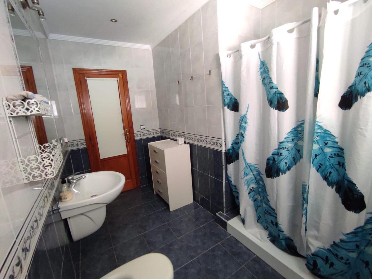 Villa con piscina a un paso de la playa Benidorm Exterior foto