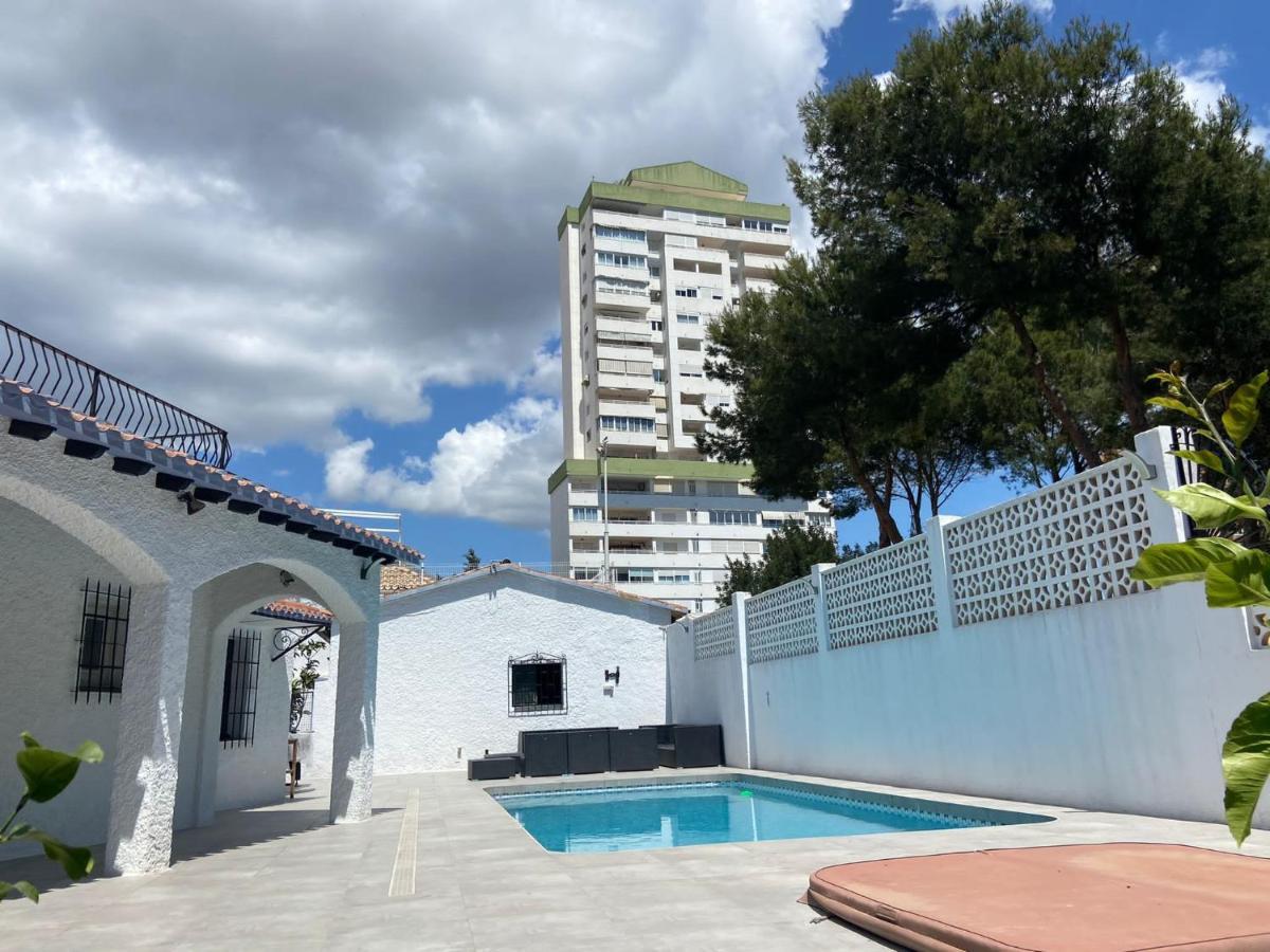 Villa con piscina a un paso de la playa Benidorm Exterior foto