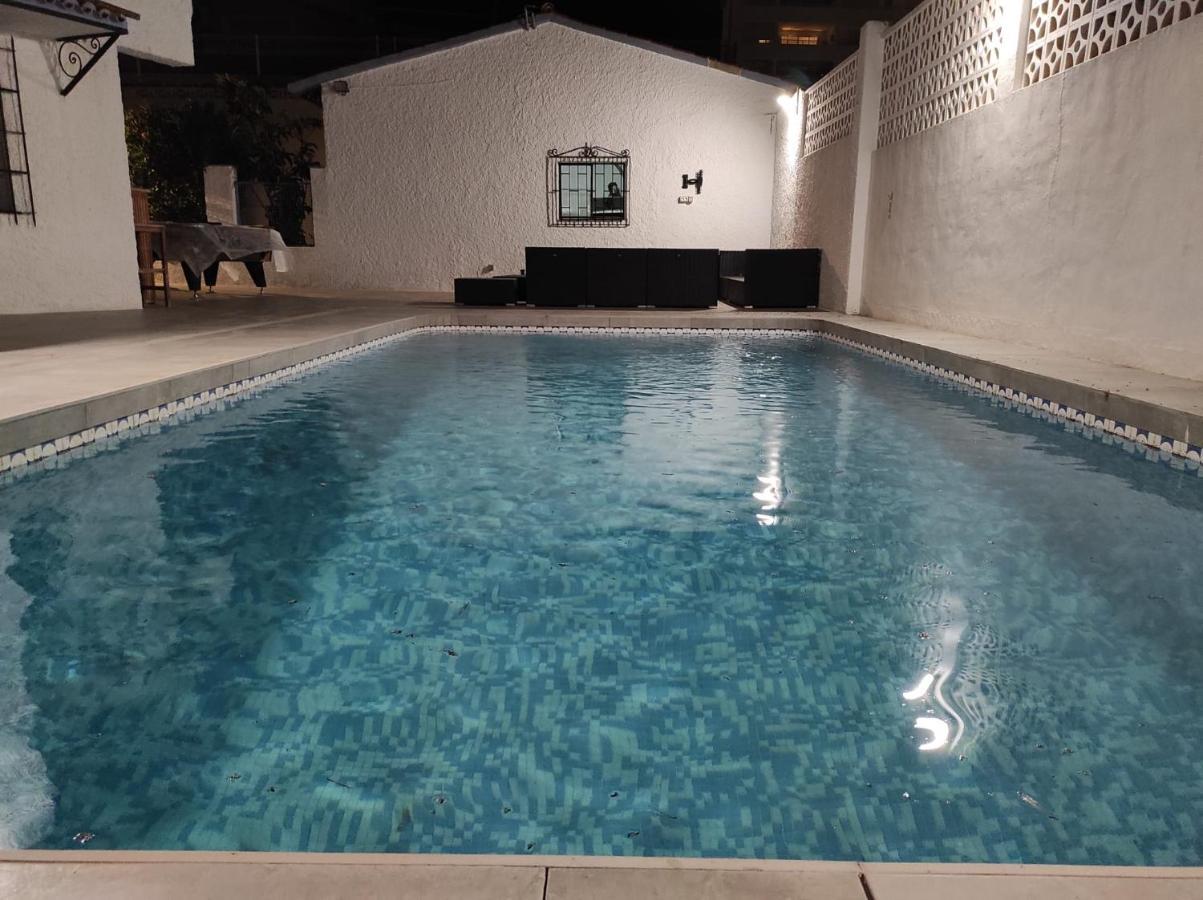 Villa con piscina a un paso de la playa Benidorm Exterior foto