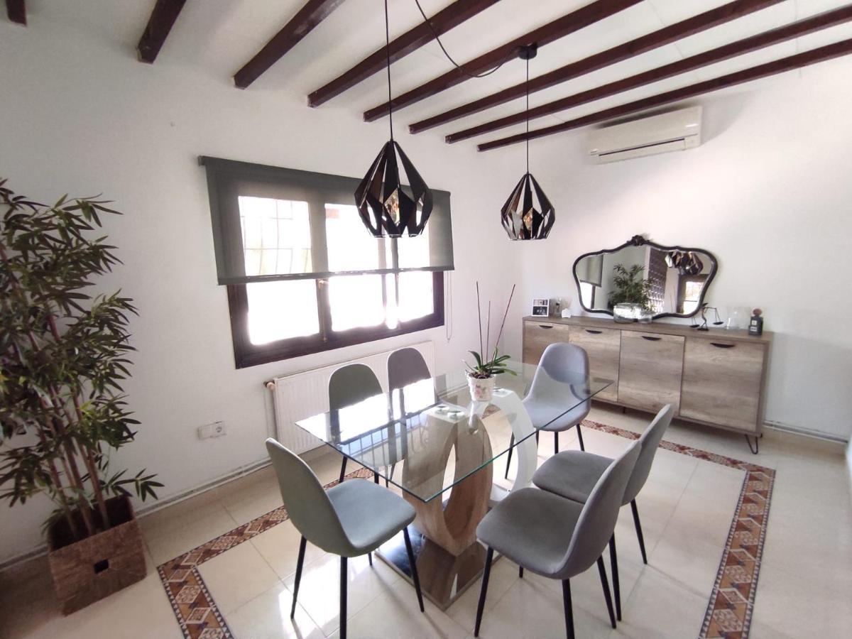 Villa con piscina a un paso de la playa Benidorm Exterior foto