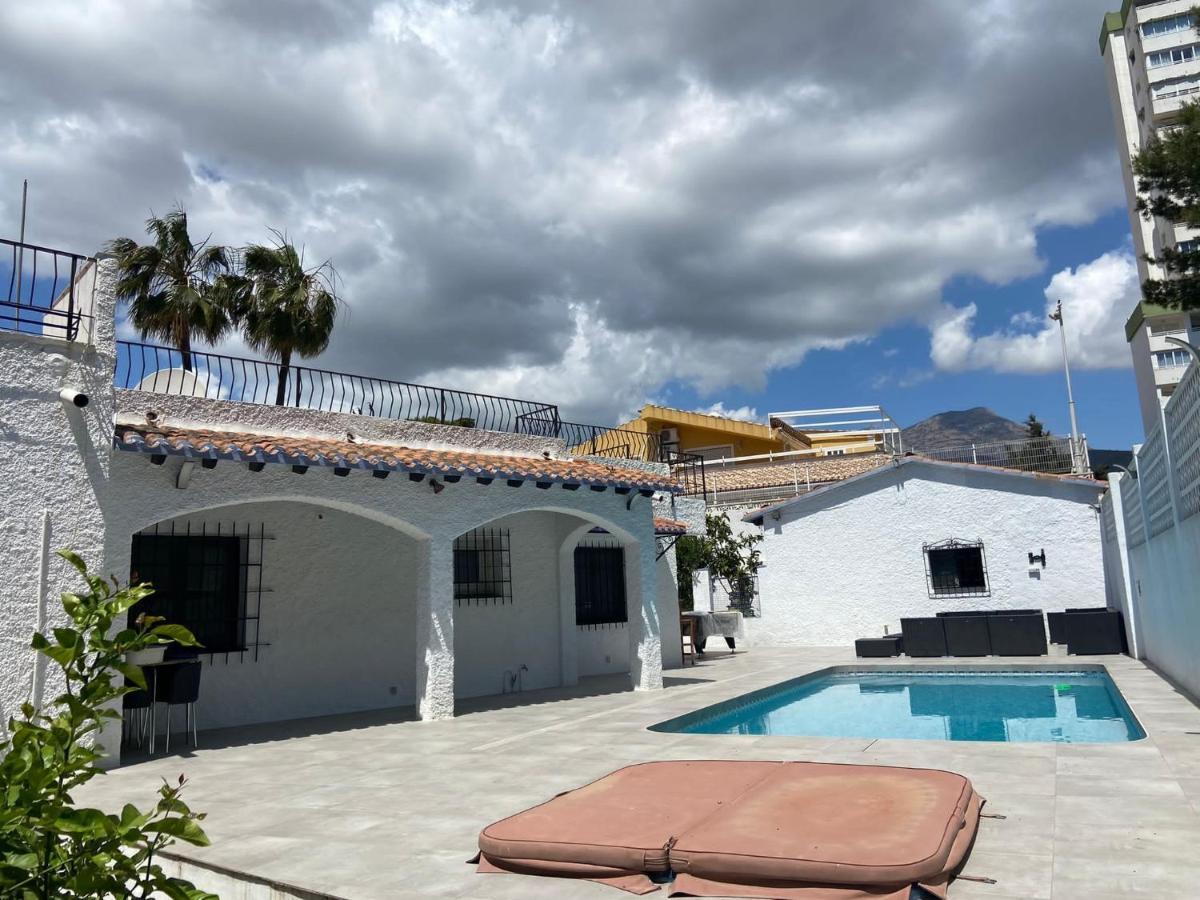 Villa con piscina a un paso de la playa Benidorm Exterior foto