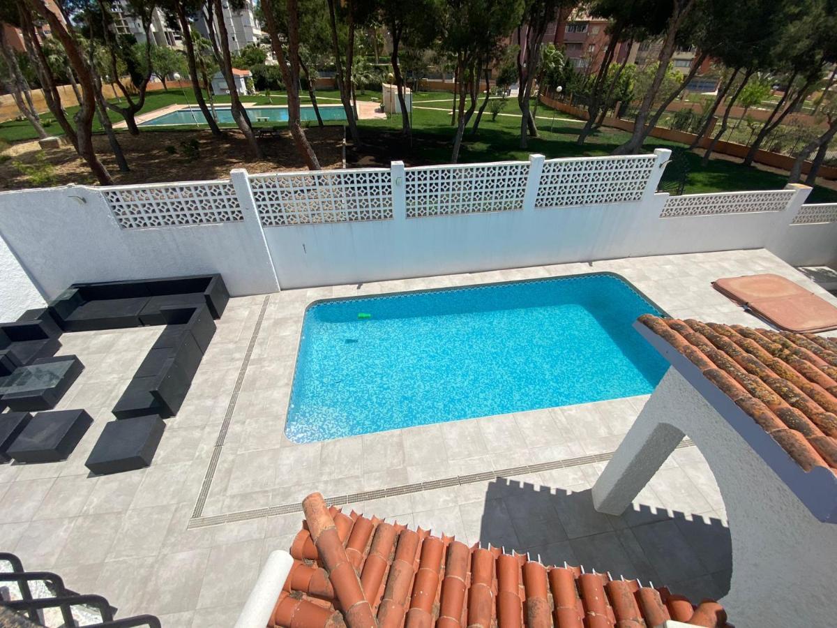 Villa con piscina a un paso de la playa Benidorm Exterior foto