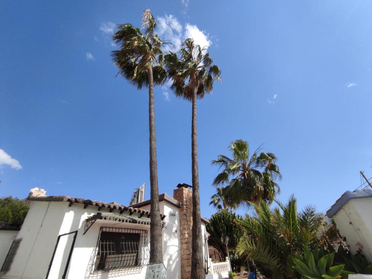 Villa con piscina a un paso de la playa Benidorm Exterior foto